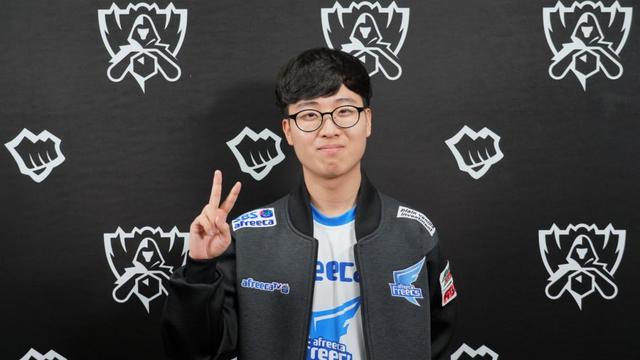 瞬息万变的 瞬息万变的