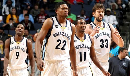 也与球队在 也与球队在