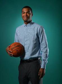 高高跃起的 高高跃起的